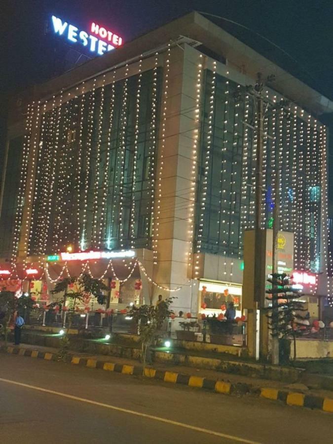 Hotel Western Inn Vasai Ngoại thất bức ảnh